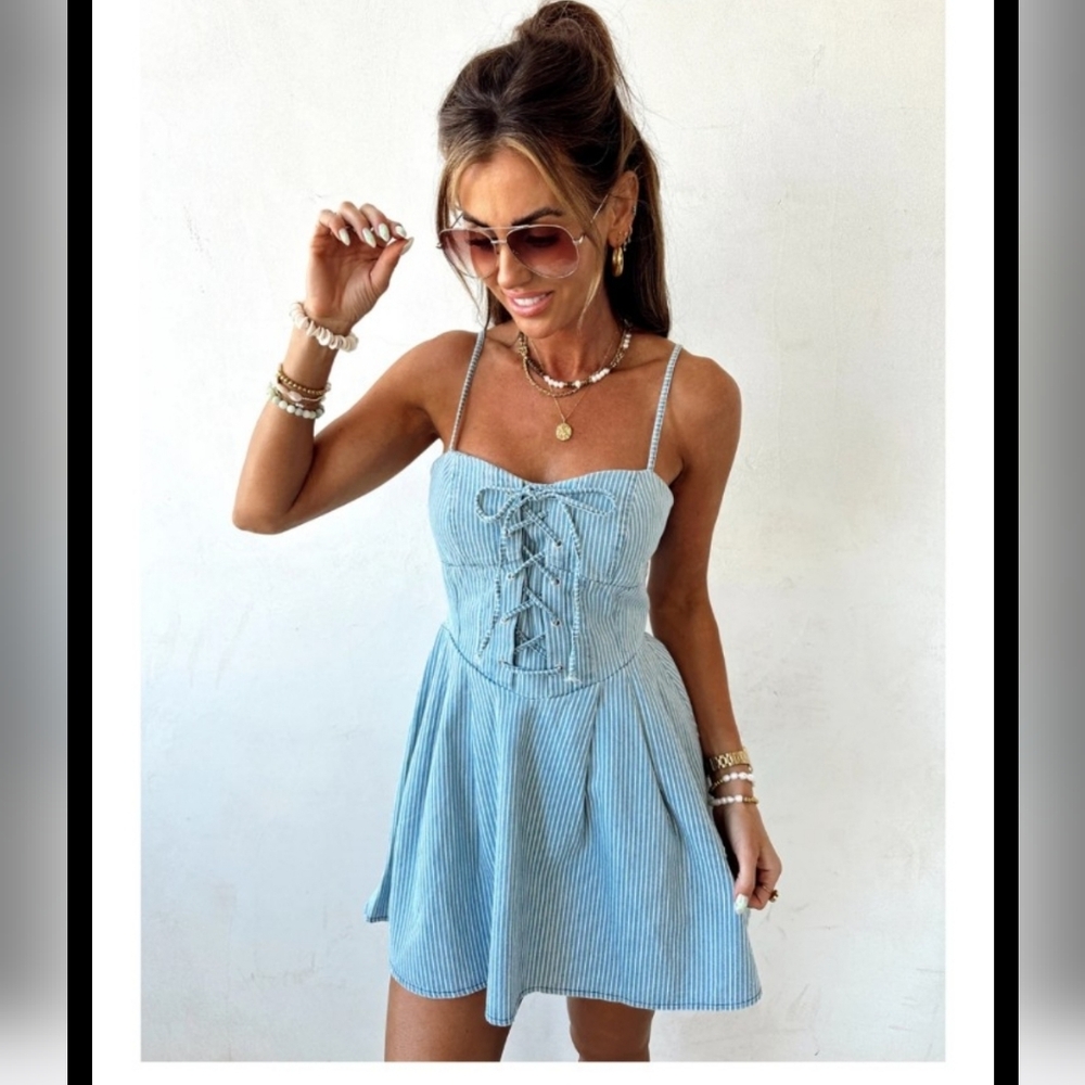 Elegant Light Blue Lace-Up Mini Dress
